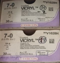 Шовний Vicryl 7-0, колюча голка. Кількість 53шт.