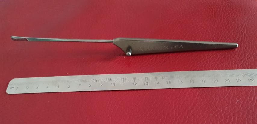 Acufex 2136XA08 Arthroscopic Straight Serrated Knife